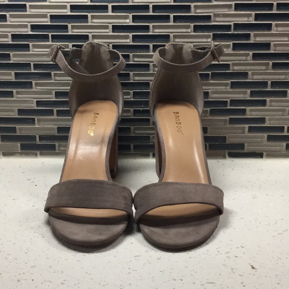 Taupe heels - Picture 3 of 3